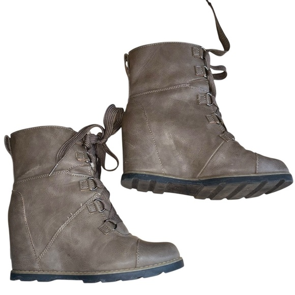 Universal Threads Faux Fur Leather Lace Up Wedge Witchy Boots Taupe Women’s 7.5 - Picture 6 of 15